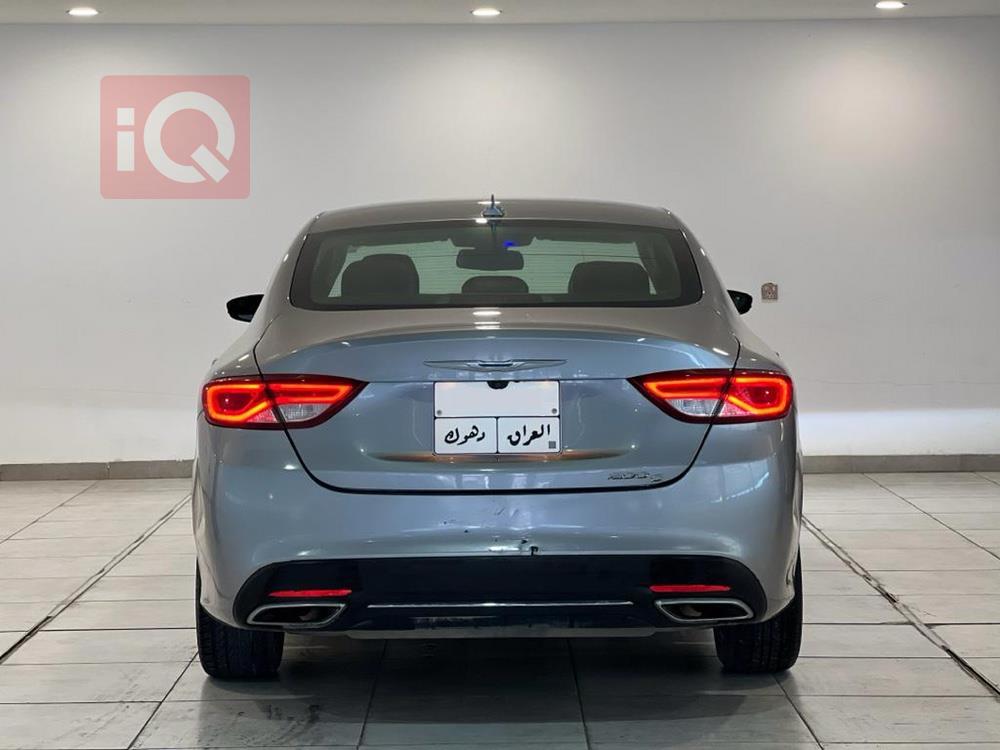 Chrysler 200
